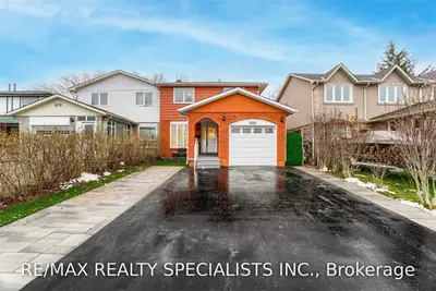 880 Stainton Drive, Mississauga, ON L5C 3A5