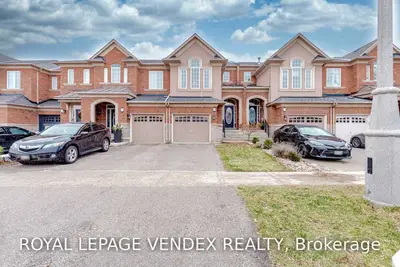 328 Creek Path Avenue, Oakville, ON L6L 6X1