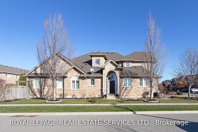 2353 Parkglen Avenue, Oakville, ON L6M 4Y4