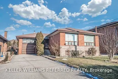 82 Burr Avenue, Toronto W04, ON M6L 1T8