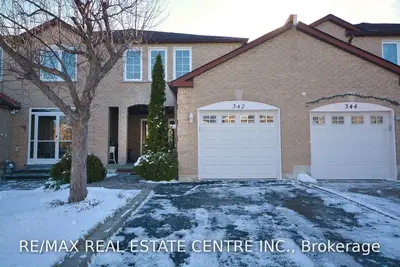 342 Assiniboine Trail, Mississauga, ON L5R 2P1