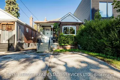 32 Albani Street, Toronto W06, ON M8V 1X2