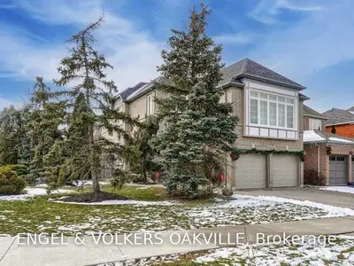 5678 Greensboro Drive, Mississauga, ON L5M 5T7
