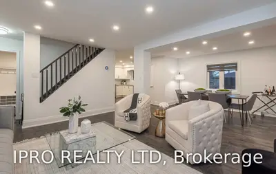 17 Lady York Avenue, Toronto W05, ON M3K 1P7