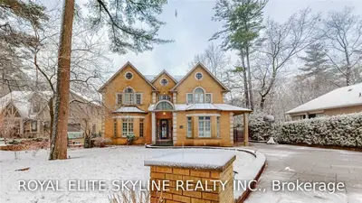 938 Whittier Crescent, Mississauga, ON L5H 2X3