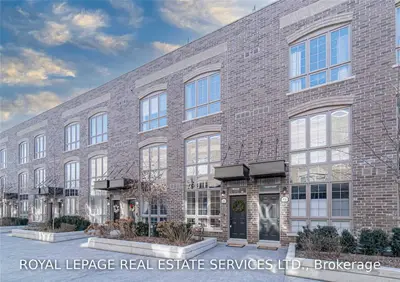 1 Elsie Lane 59, Toronto W02, ON M6P 0B8