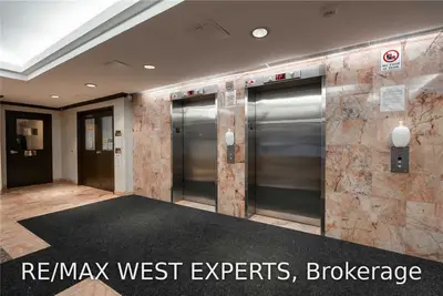 1 Rowntree Road 1717, Toronto W10, ON M9V 5G7