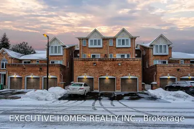 60 Barondale Drive 266, Mississauga, ON L4Z 3N8