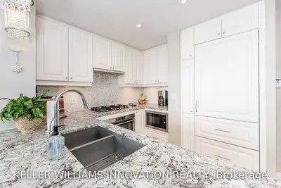 3500 Lakeshore Boulevard W 811, Oakville, ON L6L 6G3