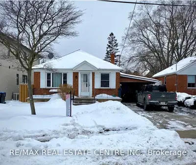 28 Pine Avenue N, Mississauga, ON L5H 2P8
