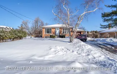 561 Weynway Court, Oakville, ON L6L 4G8