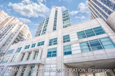 2067 Lake Shore Boulevard W 902, Toronto W06, ON M8V 2Z6