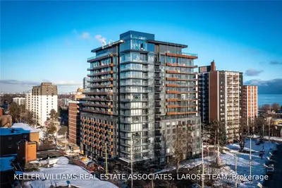 21 Park Street E 1502, Mississauga, ON L5G 1L7
