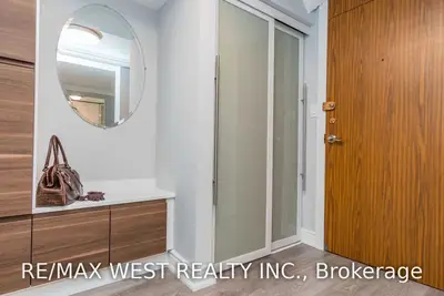 250 Scarlett Road 413, Toronto W03, ON M6N 4X5
