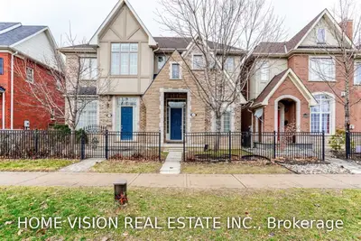 3377 Eglinton Avenue W, Mississauga, ON L5M 7W8