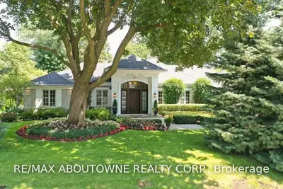 161 Claxton Drive, Oakville, ON L6J 4N8
