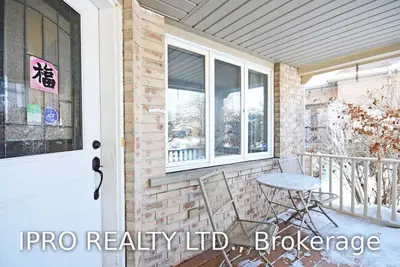 5926 Bell Harbour Drive, Mississauga, ON L5M 5K7