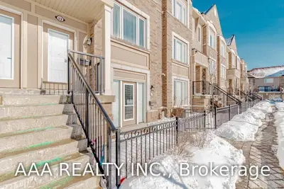 3135 Boxford Crescent 12, Mississauga, ON L5M 0X1