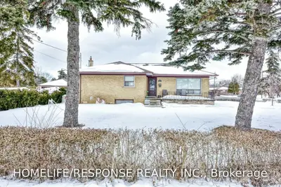 38 Veerland Drive, Toronto W04, ON M6L 1S1