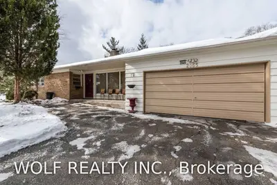 2065 Fowler Court, Mississauga, ON L5K 1B7