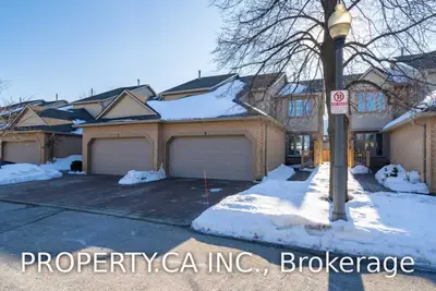 1725 The Chase 8, Mississauga, ON L5M 4N3