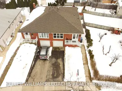 3402 Frobex Court, Mississauga, ON L5C 2B5