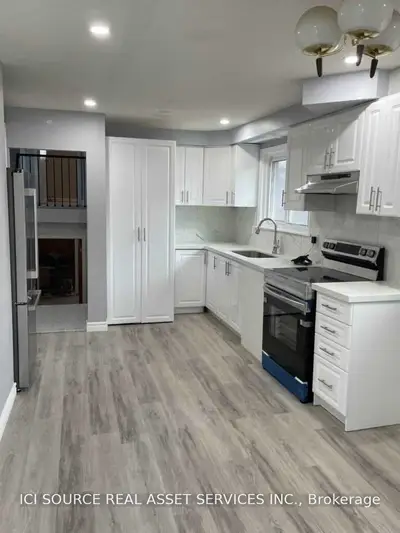 3551 Cawthra Road Upper, Mississauga, ON L5A 2Y2