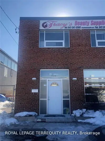 31B Milford Avenue Apt, Toronto W04, ON M6M 2W1