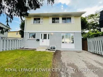 17 Grand Rapids Square, Brampton, ON L6S 2J1