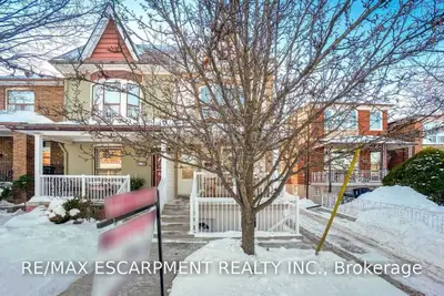 180 Harvie Avenue, Toronto W03, ON M6E 4K3