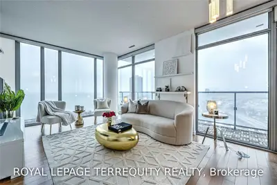 105 The Queensway Avenue 2203, Toronto W01, ON M6S 5B5
