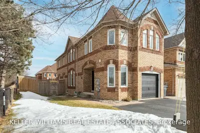 6985 Dunnview Court, Mississauga, ON L5N 7E4
