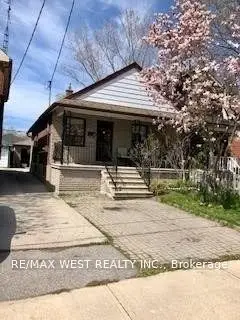 146 Belgravia Avenue, Toronto W04, ON M6E 2M7