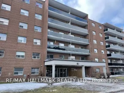 515 North Service Road 2204, Mississauga, ON L5A 1B3