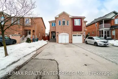 6892 Old Creditview Road, Mississauga, ON L5N 8K5