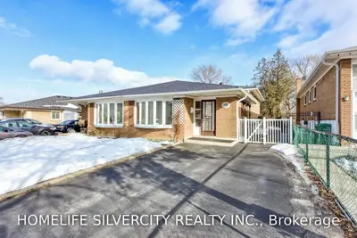 3330 Victory Crescent, Mississauga, ON L4T 1L9