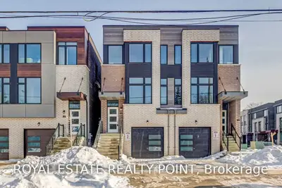 11 Blackstone Street _main, Toronto W04, ON M6L 0A3