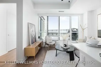 38 Howard Park Avenue 617, Toronto W01, ON M6R 0A7