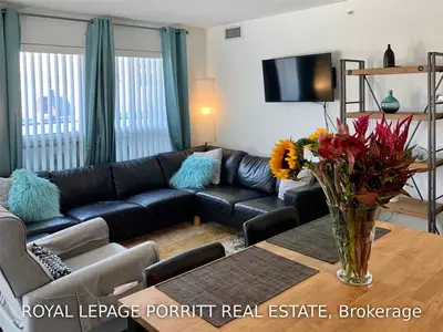 2220 Lake Shore Boulevard W 304, Toronto W06, ON M8Y 3H8