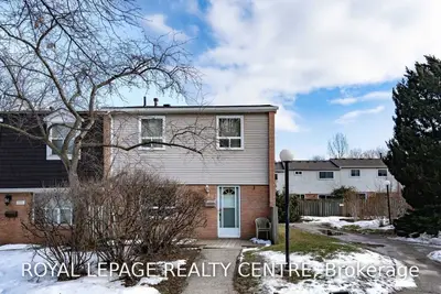 1050 Shawnmarr Avenue 102, Mississauga, ON L5H 3V1