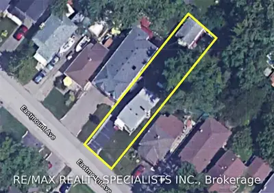1063 Eastmount Avenue, Mississauga, ON L5E 1Z2