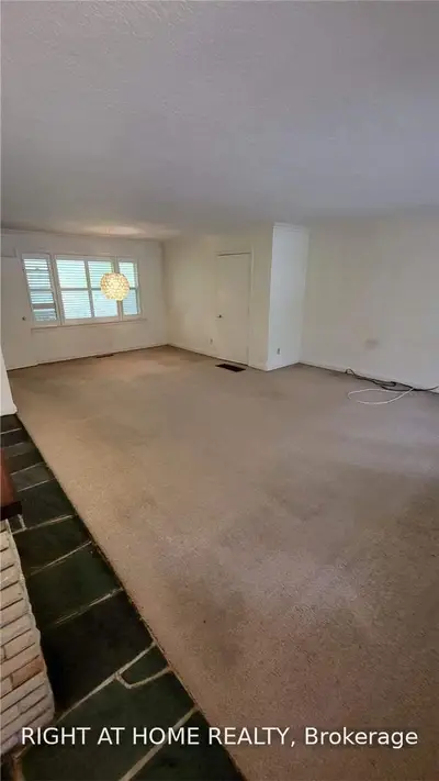 1261 Mona Road, Mississauga, ON L5G 2Z9