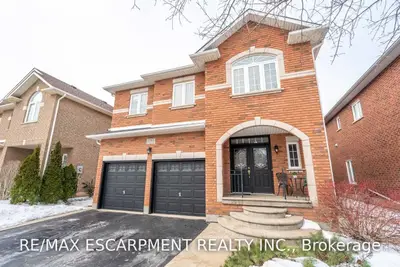 2385 BLUE HOLLY Crescent, Oakville, ON L6M 4V4