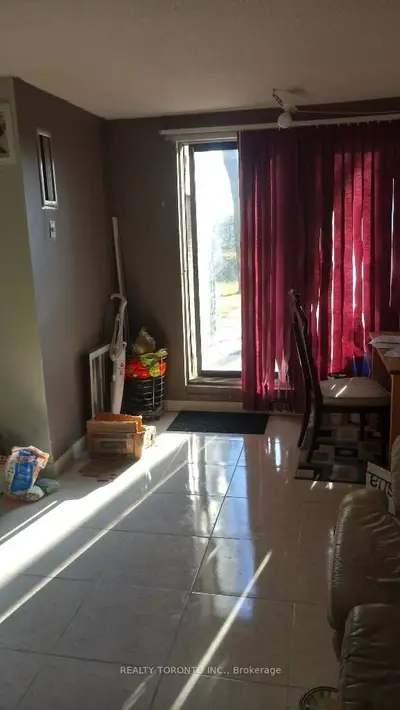 2095 Roche Court 147, Mississauga, On L5k 2c8