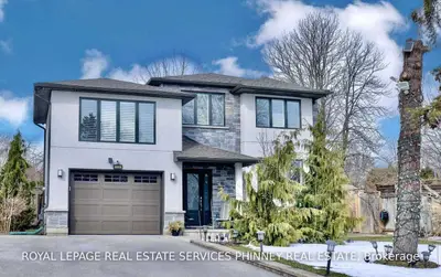 2366 Ventura Drive, Oakville, ON L6L 2H4