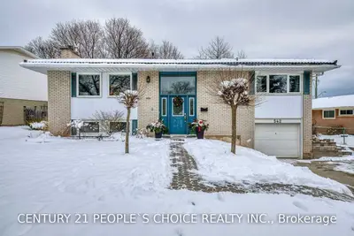 542 Grand Boulevard, Oakville, ON L6H 1P5