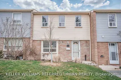 1055 Shawnmarr Road 124, Mississauga, ON L5H 3V2