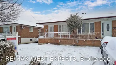 3504 Laddie Crescent, Mississauga, ON L4T 1N1