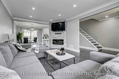 1055 Shawnmarr Road 73, Mississauga, ON L5H 3V2