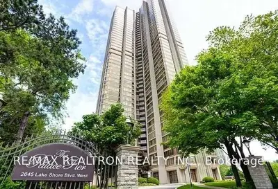 2045 Lake Shore Boulevard 911, Toronto W06, ON M8V 2Z6